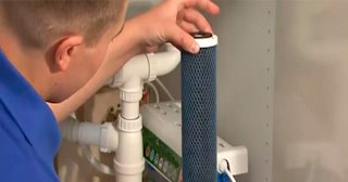 Установка угольных фильтров для воды и вытяжки от 3568 рублей в Азове